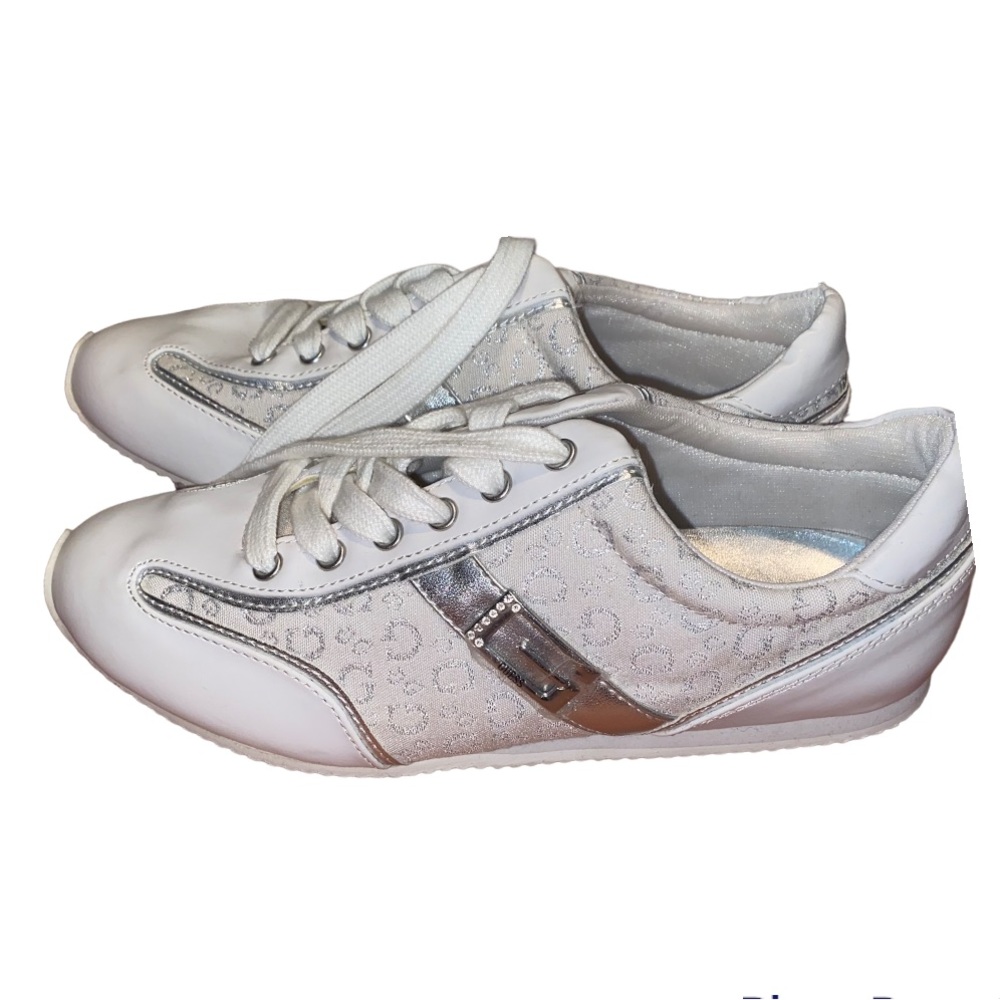 GUESS Sneakers size 8 new without box